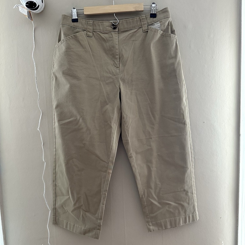 LL Bean Womens Classic Fit Capri Pants Size 14 NWOT Khaki Tan Preppy High Rise